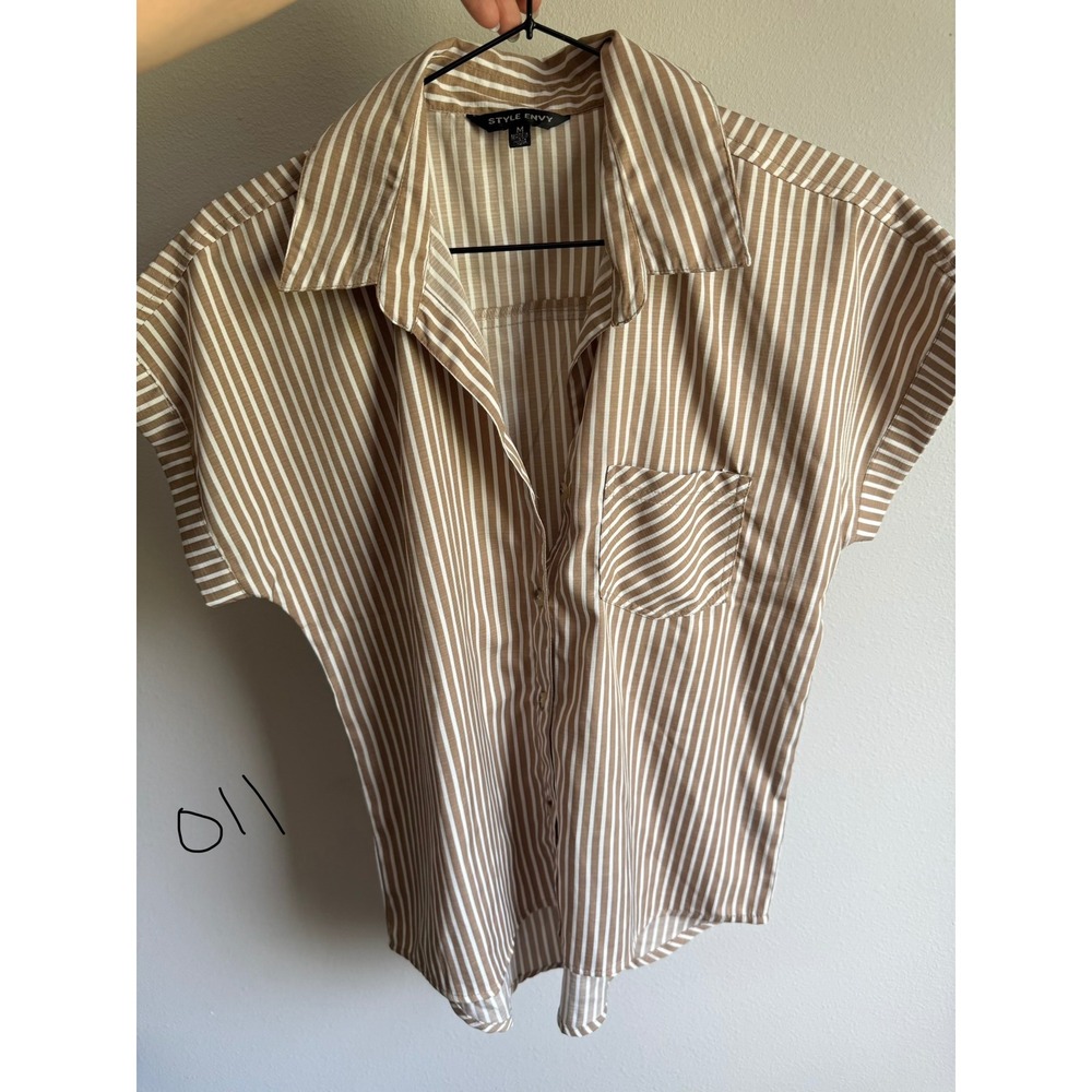 Style Envy Striped Button Up Shirt Womens Medium Tan White Short Sleeve